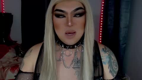 Snapshot of michellevixen921 chatting on January 14, 3:50 pm Michelle online show from January 14, 3:50 pm
