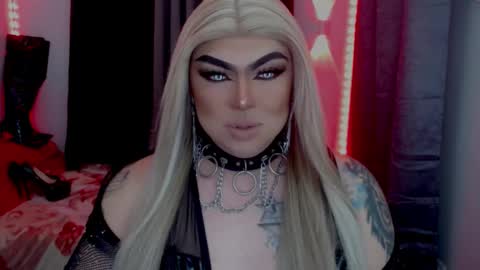Snapshot of michellevixen921 chatting on February 6, 2:42 pm Michelle online show from February 6, 2:42 pm