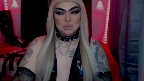 Snapshot of michellevixen921 chatting on February 14, 2:30 am Michelle online show from February 14, 2:30 am