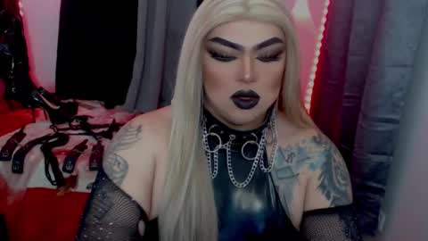 Snapshot of michellevixen921 chatting on February 14, 6:26 pm Michelle online show from February 14, 6:26 pm