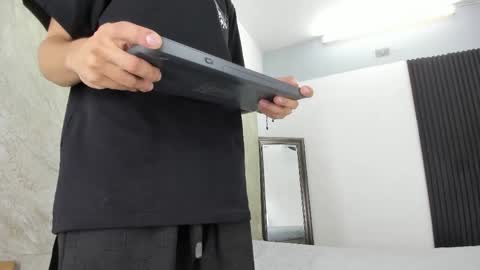 mick_lollipopp online show from April 28, 2:27 am
