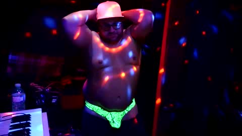 mickdollz online show from November 17, 10:21 am