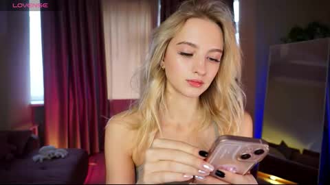 mickeydior online show from October 3, 11:29 am