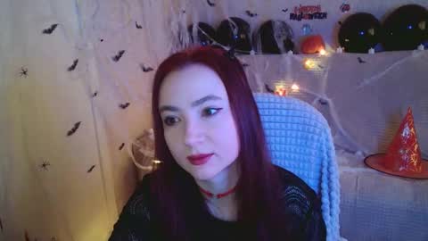 Snapshot of mickywood chatting on October 31, 9:43 am Micky online show from October 31, 9:43 am