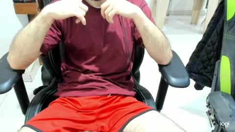 Snapshot of microfama00 chatting on June 20, 6:05 am microfama00 online show from June 20, 6:05 am