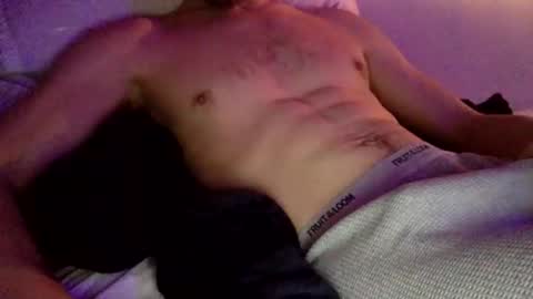 Snapshot of midiin chatting on January 17, 8:23 pm midiin online show from January 17, 8:23 pm