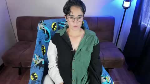 Blue online show from April 30, 3:29 pm