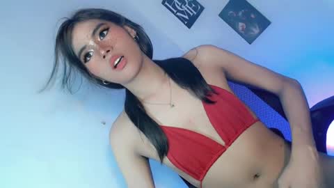 Snapshot of midnight_mystique18 chatting on June 24, 1:32 pm midnight_mystique18 online show from June 24, 1:32 pm