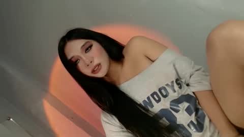 Call me Yhana online show from May 31, 1:40 pm