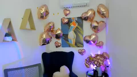 midnighteaura online show from February 5, 3:44 am