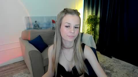 Snapshot of midnighteaura chatting on May 20, 11:27 am midnighteaura online show from May 20, 11:27 am