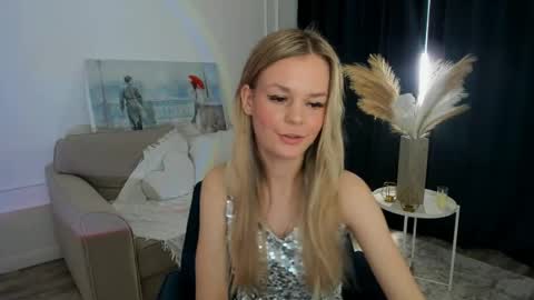 Snapshot of midnighteaura chatting on May 28, 5:05 am midnighteaura online show from May 28, 5:05 am