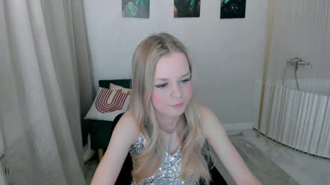 Snapshot of midnighteaura chatting on May 31, 7:26 pm midnighteaura online show from May 31, 7:26 pm
