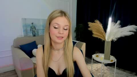 Snapshot of midnighteaura chatting on June 4, 11:27 am midnighteaura online show from June 4, 11:27 am