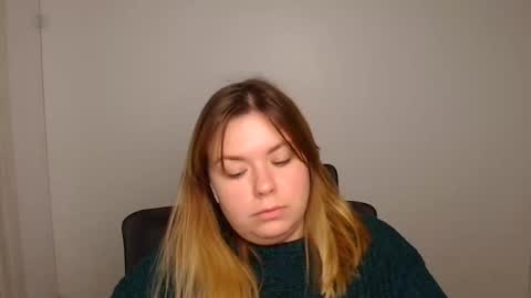 Snapshot of midnightmariana chatting on October 22, 5:30 am Mariana online show from October 22, 5:30 am