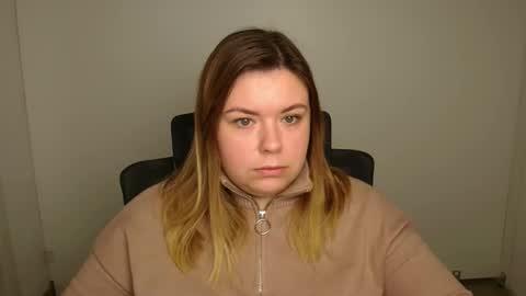 Snapshot of midnightmariana chatting on October 26, 6:19 am Mariana online show from October 26, 6:19 am