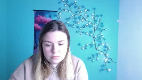 Snapshot of midnightmariana chatting on October 28, 12:30 pm Mariana online show from October 28, 12:30 pm