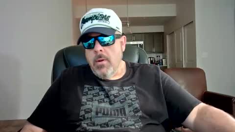 midnightmoonlight777 online show from April 25, 8:50 pm