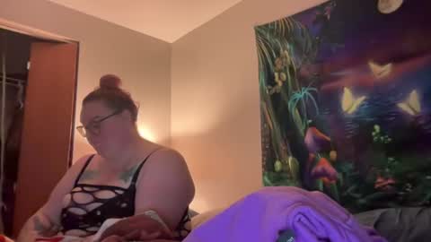 Snapshot of midnightmuse26 chatting on July 24, 2:53 am midnightmuse26 online show from July 24, 2:53 am