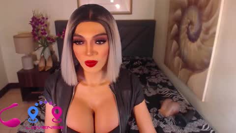 Snapshot of midnightscentxx chatting on December 11, 7:42 am KATE online show from December 11, 7:42 am