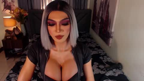 Snapshot of midnightscentxx chatting on January 13, 9:08 am KATE online show from January 13, 9:08 am