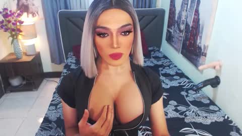 Snapshot of midnightscentxx chatting on September 9, 6:35 am KATE online show from September 9, 6:35 am