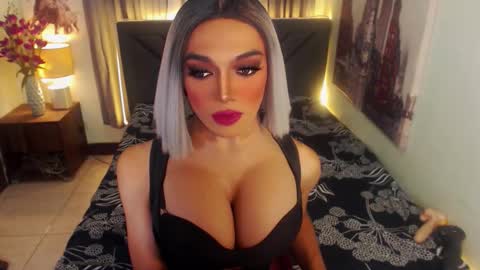 Snapshot of midnightscentxx chatting on September 12, 7:41 am KATE online show from September 12, 7:41 am