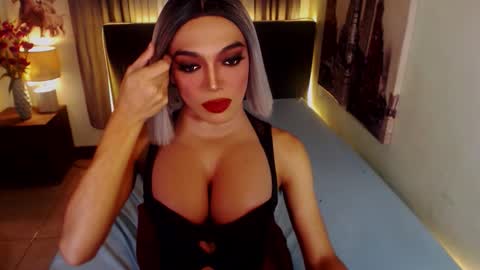 Snapshot of midnightscentxx chatting on September 23, 5:32 am KATE online show from September 23, 5:32 am