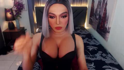 Snapshot of midnightscentxx chatting on December 1, 7:24 am KATE online show from December 1, 7:24 am