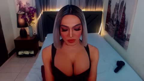 Snapshot of midnightscentxx chatting on December 14, 6:52 am KATE online show from December 14, 6:52 am