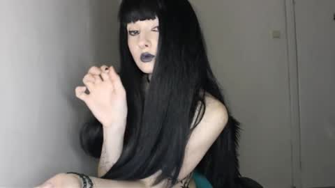 midnightsiren online show from March 4, 11:00 pm