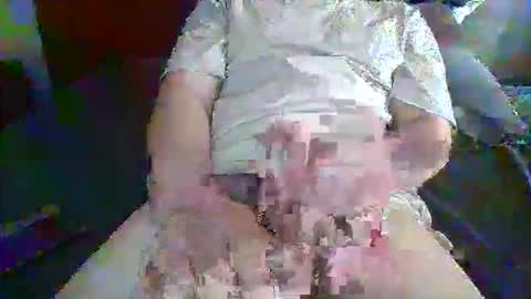 Snapshot of midnightstud chatting on December 19, 12:39 am midnightstud online show from December 19, 12:39 am