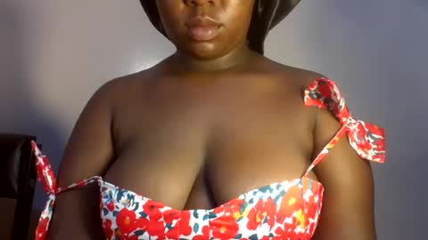 midnightt_curves online show from June 23, 12:52 am