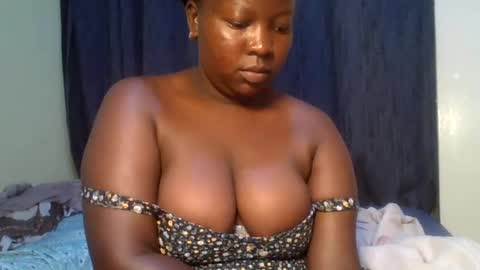 midnightt_curves online show from July 20, 7:38 pm