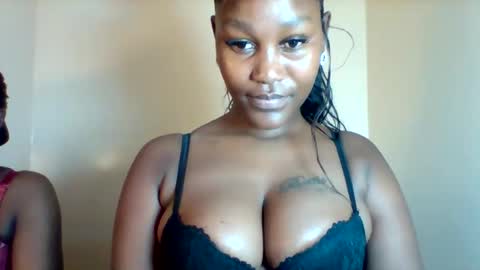 Snapshot of midnightt_tease chatting on October 9, 5:22 pm midnightt_tease online show from October 9, 5:22 pm