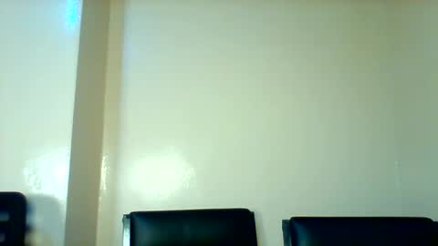 Snapshot of midnightt_tease chatting on November 5, 5:46 pm midnightt_tease online show from November 5, 5:46 pm