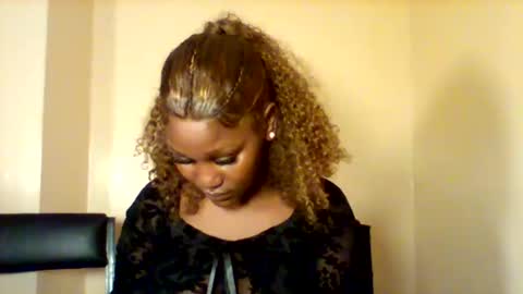 Snapshot of midnightt_tease chatting on November 9, 5:55 pm midnightt_tease online show from November 9, 5:55 pm