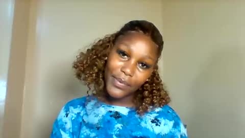 Snapshot of midnightt_tease chatting on November 12, 4:18 pm midnightt_tease online show from November 12, 4:18 pm