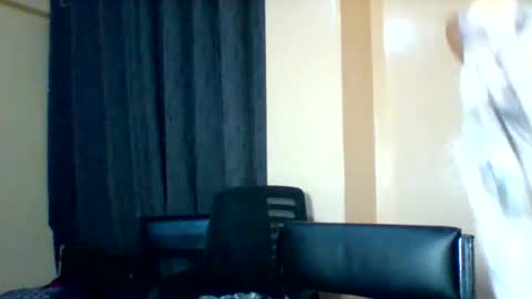 Snapshot of midnightt_tease chatting on November 22, 8:24 am midnightt_tease online show from November 22, 8:24 am