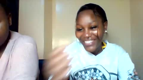 Snapshot of midnightt_tease chatting on December 2, 5:19 pm midnightt_tease online show from December 2, 5:19 pm