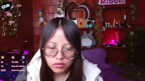 Snapshot of midoriquinn chatting on November 11, 5:57 pm Midori 7u7 online show from November 11, 5:57 pm