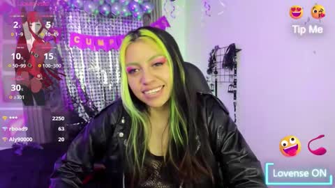 Snapshot of midory_ chatting on November 1, 4:36 am midory_ online show from November 1, 4:36 am