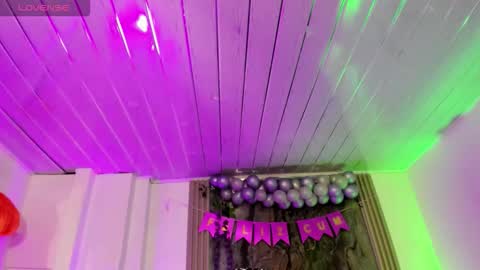 Snapshot of midory_ chatting on November 30, 3:32 am midory_ online show from November 30, 3:32 am