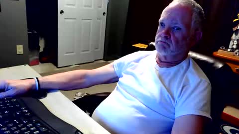 midwestdad09 online show from December 1, 11:37 am