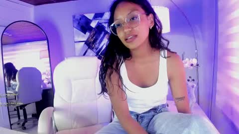 Snapshot of miel_ambar chatting on May 11, 2:45 pm miel_ambar online show from May 11, 2:45 pm