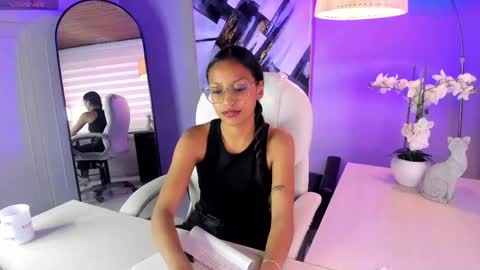 Snapshot of miel_ambar chatting on May 13, 2:14 pm miel_ambar online show from May 13, 2:14 pm