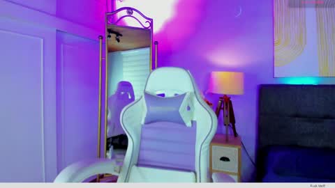 Snapshot of miel_ambar chatting on June 1, 2:08 pm miel_ambar online show from June 1, 2:08 pm