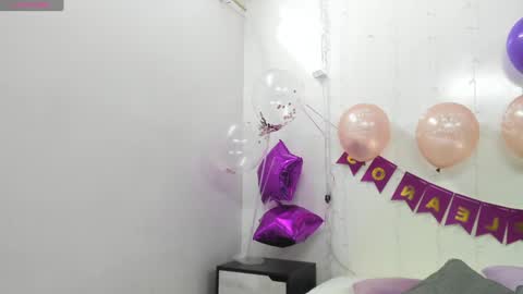 Snapshot of miel_gomez chatting on December 9, 11:58 am miel_gomez online show from December 9, 11:58 am