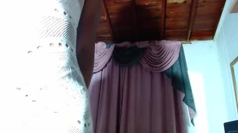 Snapshot of mielsquirt chatting on November 22, 7:29 am mielsquirt online show from November 22, 7:29 am