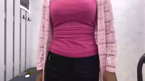 Mia online show from November 11, 6:52 pm